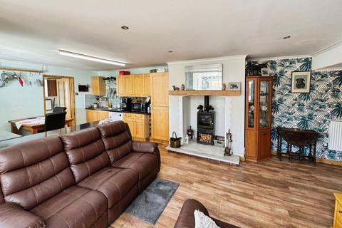 3 bedroom ground floor flat for sale, South Road, Porthcawl CF36