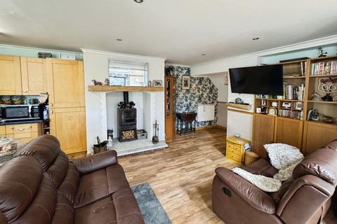 3 bedroom ground floor flat for sale, South Road, Porthcawl CF36