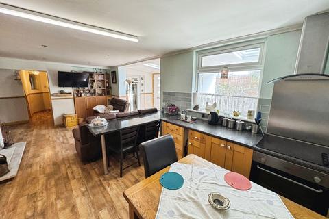 3 bedroom ground floor flat for sale, South Road, Porthcawl CF36