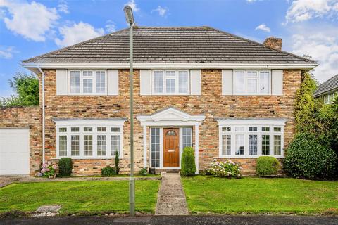 4 bedroom detached house for sale, Milstead Close, Tadworth