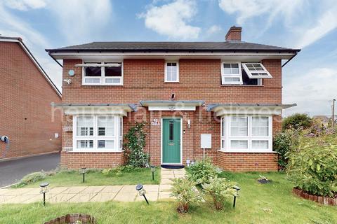4 bedroom detached house for sale, Brassey Way, SG16