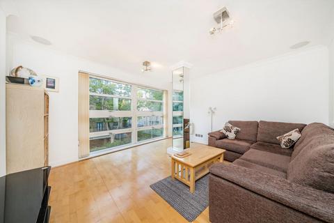 1 bedroom flat for sale, Aitman Drive, Brentford TW8