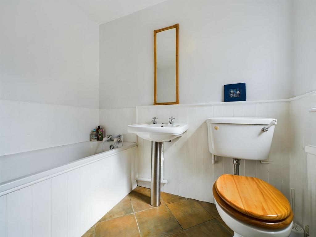 Ground Floor Bathroom