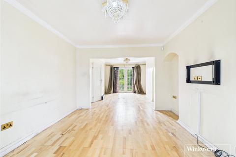 4 bedroom semi-detached house for sale, Mallard Way, London NW9