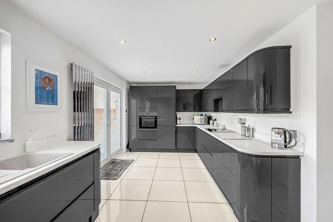 3 bedroom detached house for sale, Middle Combe Drive, Barnstaple EX31