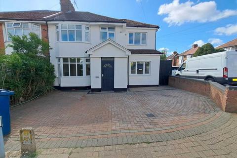 Nolton Place, Edgware, HA8