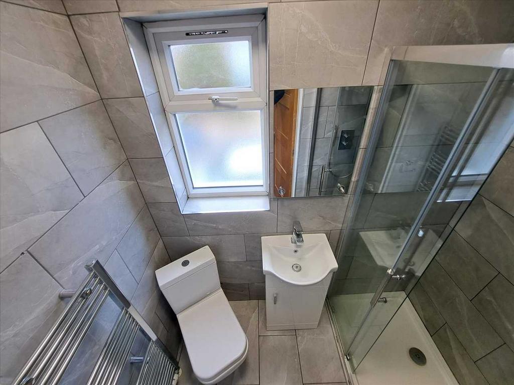 Shower/WC 1st floor