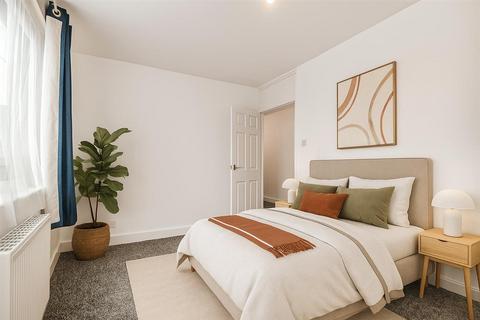 3 bedroom flat for sale, Bourne Terrace, W2