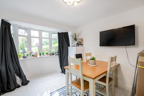 27 Roxholme Terrace, Leeds, LS7 4JH