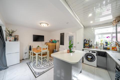 27 Roxholme Terrace, Leeds, LS7 4JH