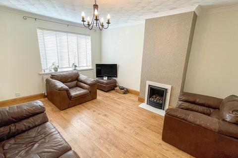 3 bedroom semi-detached house to rent, Redshank Close, Newton-Le-Willows, WA12