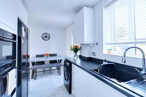 11 Nare Road, Aveley, South Ockendon, RM15 4RB
