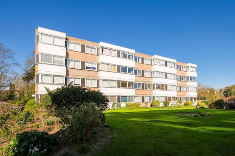 2 bedroom flat for sale, Queenswood Gardens, Wanstead
