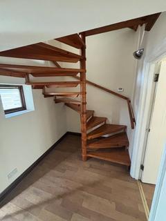 2 bedroom house to rent, Engaine Drive, Shenley Church End MK5