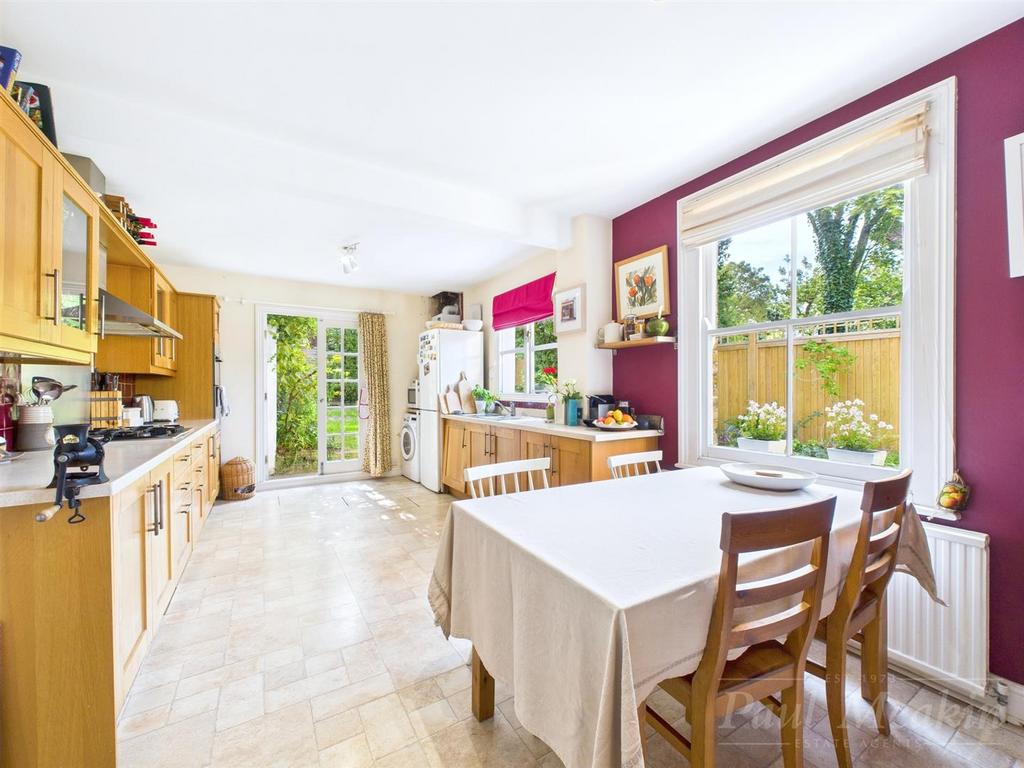 Kitchen/ Breakfast Room