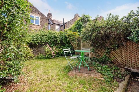 6 Kirk Lane, London, SE18 3AD