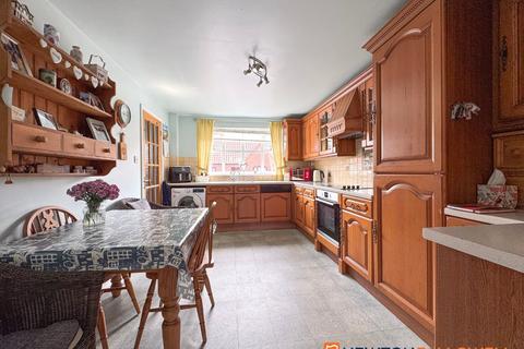 3 bedroom semi-detached house for sale, Elm Tree Rise, 5 NG22