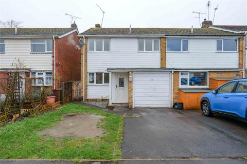 3 bedroom end of terrace house to rent, Bathurst Road, Wokingham RG41