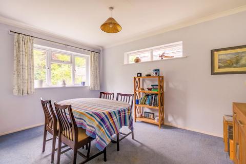 18 New Close, Knebworth, SG3 6NU