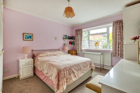 18 New Close, Knebworth, SG3 6NU