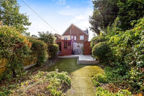 25 Alpha Road, Crawley, RH11 7BH