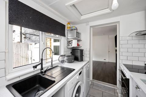 25 Alpha Road, Crawley, RH11 7BH