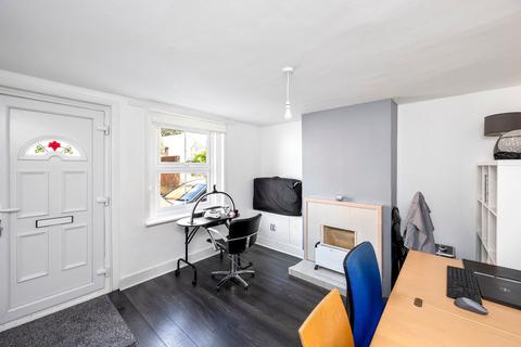 25 Alpha Road, Crawley, RH11 7BH