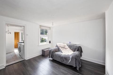25 Alpha Road, Crawley, RH11 7BH