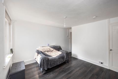 25 Alpha Road, Crawley, RH11 7BH