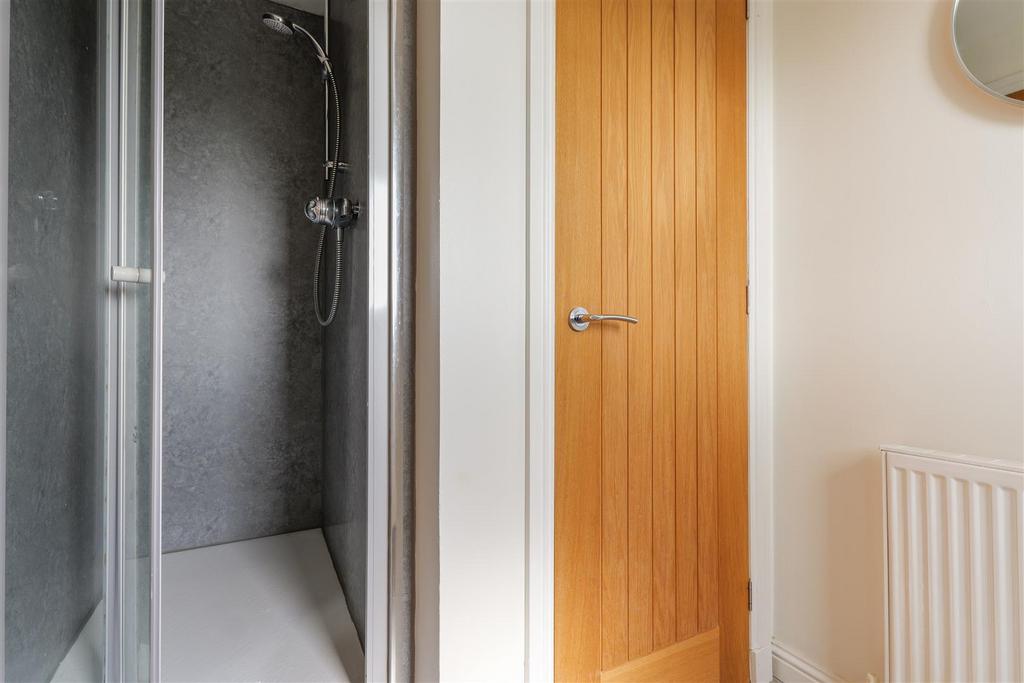 16- Ensuite.jpg