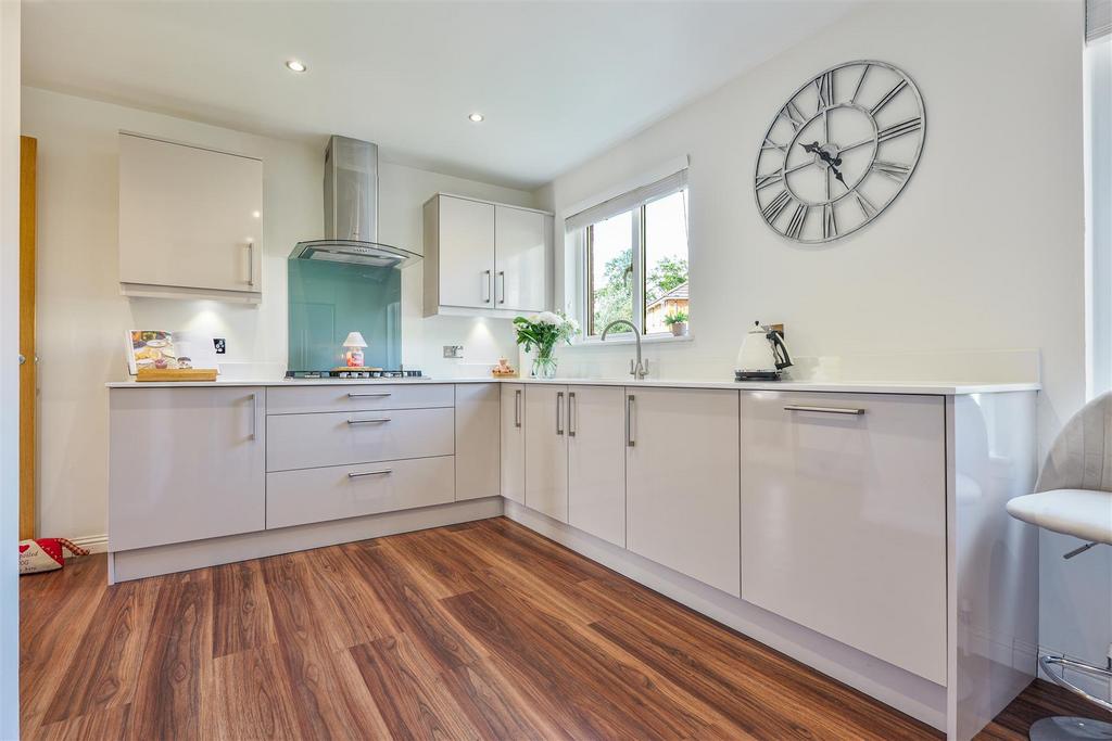 7- Kitchen.jpg