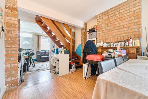 undefined, Blenheim Gardens, Reading, Berkshire