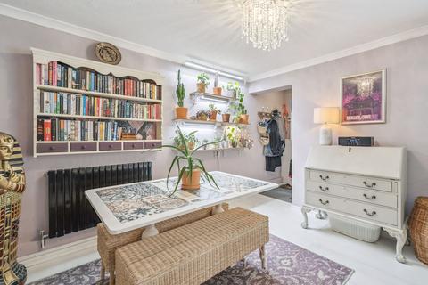 2 bedroom flat for sale, Essex Road, Thame OX9