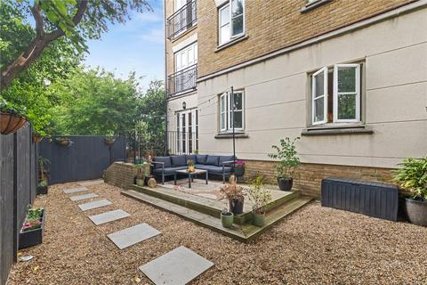 Bristowe Close, London, SW2