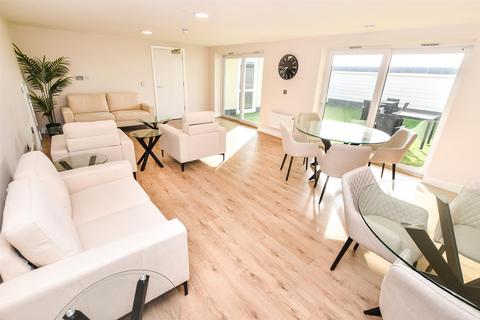 2 bedroom retirement property for sale, High Road, Benfleet
