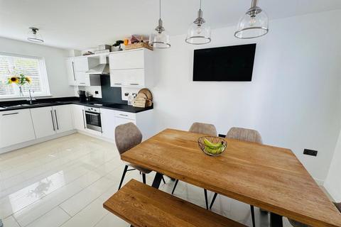 3 Garesfield, Sunderland, SR2 0EQ