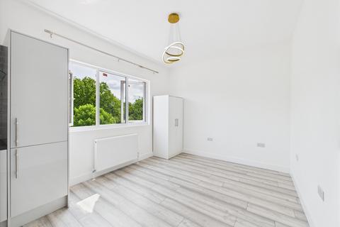 1 bedroom apartment to rent, Fairfield Crescent, Edgware, HA8