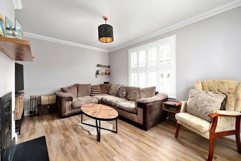 3 bedroom end of terrace house for sale, Barossa Road, Camberley, GU15