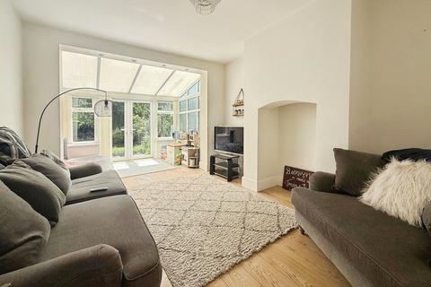 3 bedroom semi-detached house to rent, Dean Lane, Stockport SK7