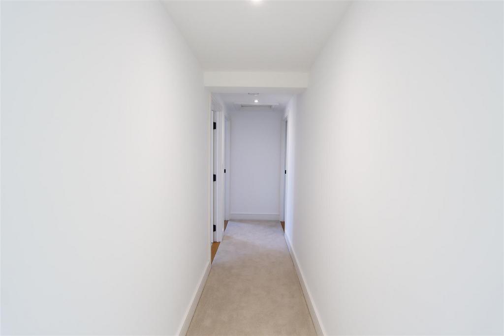 Upstairs landing 2 .jpg