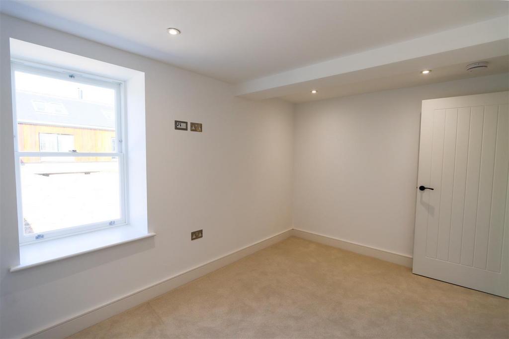 Bedroom 1 edit 3.jpg