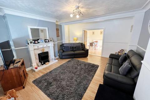 4 bedroom end of terrace house for sale, Stratton Street, Spennymoor