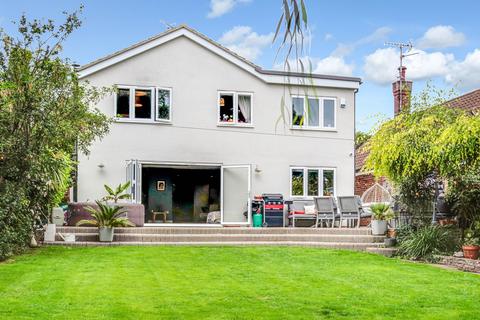 5 bedroom detached house for sale, Southchurch Boulevard, Southend-on-Sea SS2