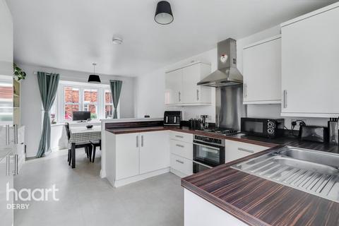 4 bedroom semi-detached house for sale, Queensbury Park Drive, Shelton Lock