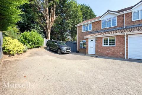 43 Chaffinch Close, Creekmoor, Poole, BH17 7UR