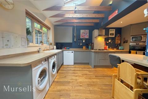 43 Chaffinch Close, Creekmoor, Poole, BH17 7UR