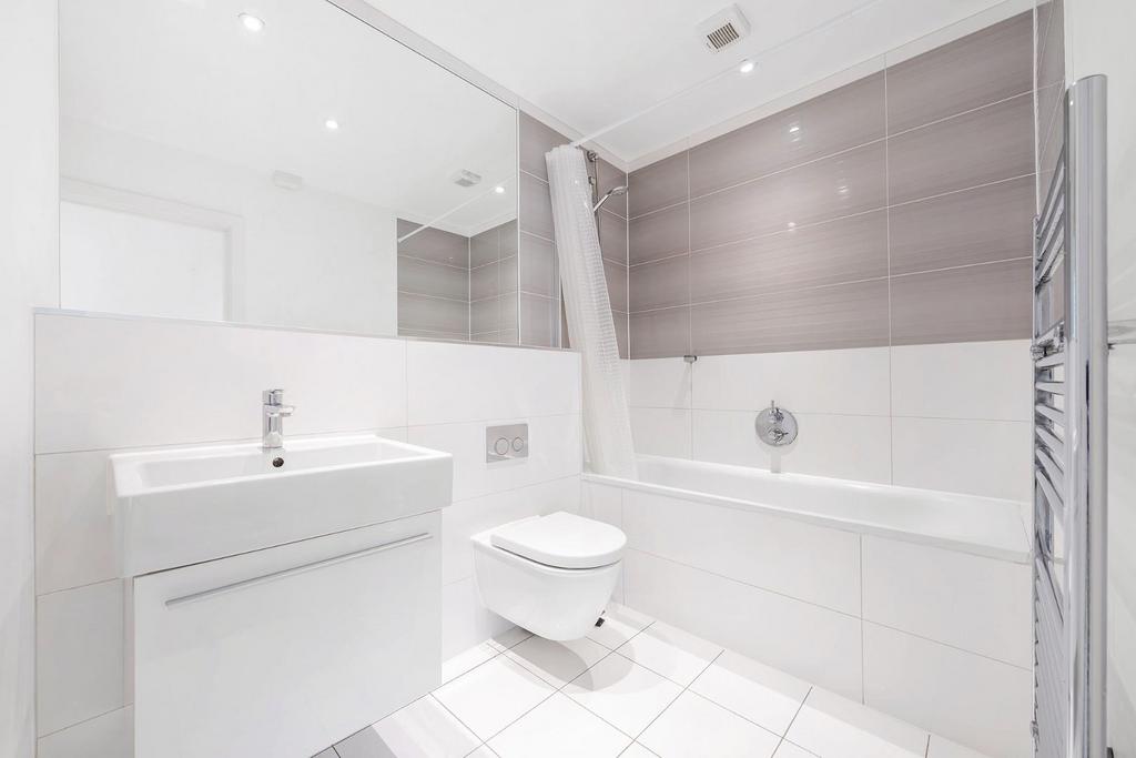 Bathroom (1).JPG