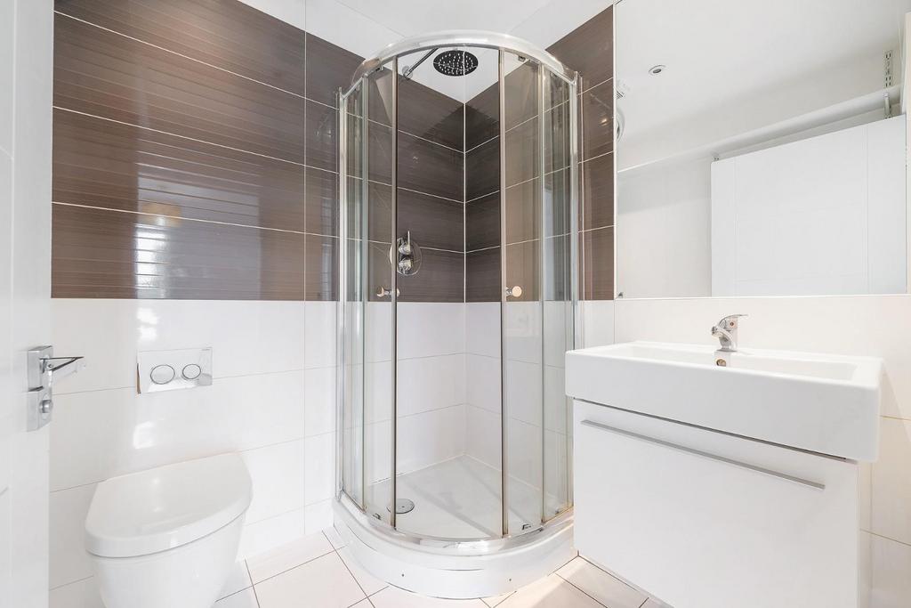 Bathroom (2).JPG