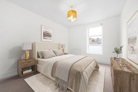 3 bedroom flat for sale, Carpenters Place, London SW4