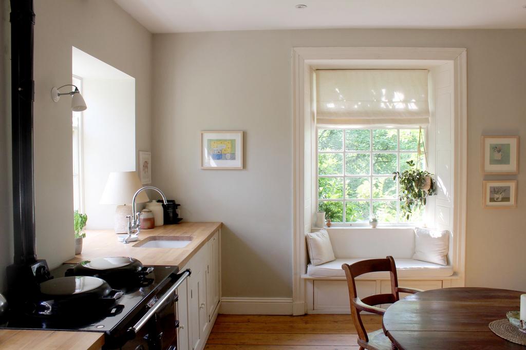 Dining kitchen